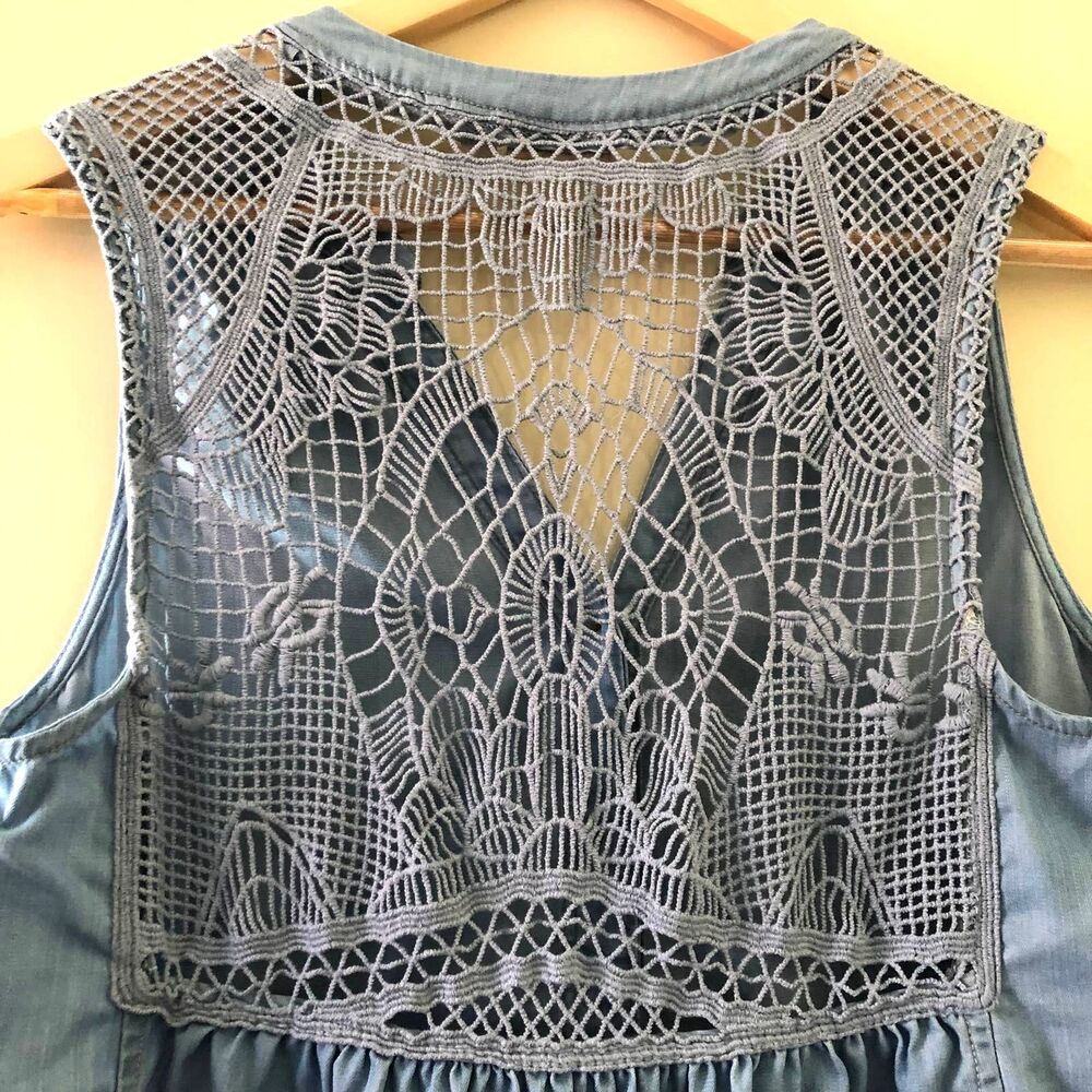 Holding Horses Shirt Lace Cutout Size 6